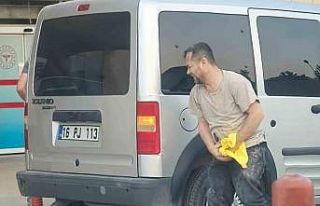 Motorlu testere ile elini kesti