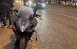 Motosiklet ile otomobil çarpıştı: 1 yaralı