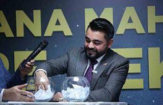 Muhtar umre vaadini tuttu, kura ile belirlediği 5...