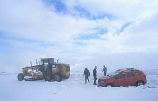 Muş’ta karda mahsur kalan vatandaşlar kurtarıldı
