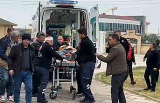 Müze tadilatında portatif asansör devrildi: 2 işçi...