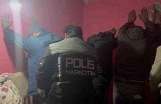 Narkotim ekiplerinden metruk binalara uygulama