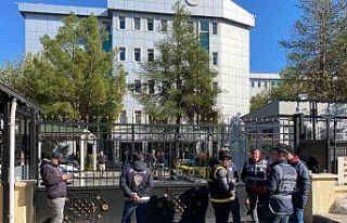 Nevzat Bahtiyar ifade verirken baba Arif Güran gözyaşlarına...