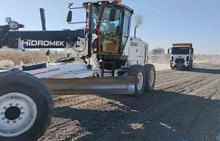 Nizip Belediyesi, kırsal mahallelerdeki yolları...