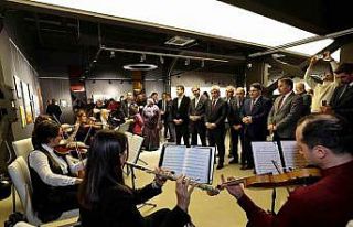 Öğretmenlerin elinde sanata dönüşen eserler ilgi...