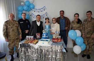 Ömerli Kaymakamı Çakır’dan şehit kızına doğum...