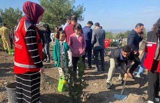 Osmaniye’de bin fidan toprakla buluşturuldu