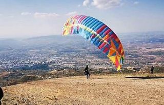Osmaniye’de yamaç paraşütü festivali düzenlendi