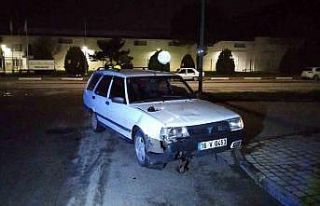 Otomobil ile çarpışan motosikletin sürücüsü...