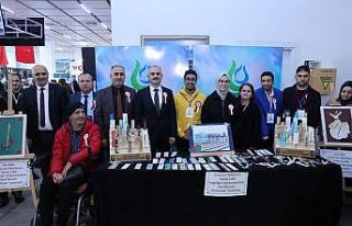 Özel bireylerden kitap günlerine özel çalışma