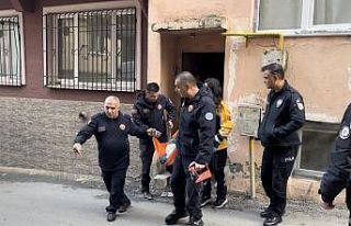 (Özel) Evde 5 gündür mahsur kalan yaşlı çiftin...