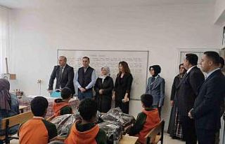 Patnoslu iş insanı Metin Esin’den bin öğrenciye...