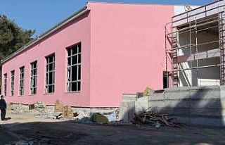 Pınarbaşı Yüzme Havuzu’nda çalışmalar hız...