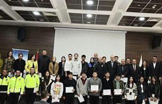 Polis, 6 bin 893 kişiye bilgilendirme yaptı