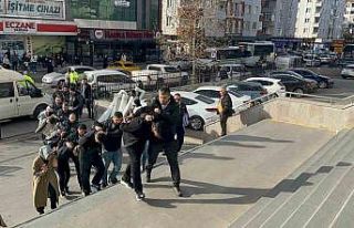 Polis kılığına giren çete 25 milyon lira dolandırıcılık...