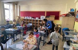 Polislerden ilkokul öğrencilerine "güvenlik"...