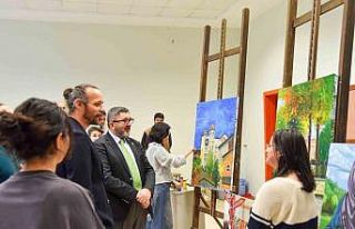 Rektör Kaplancıklı, resim atölyesini gezdi