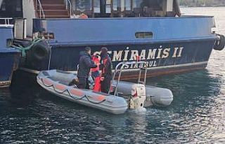 Rumeli Hisarı’nda balık tutan 2 arkadaş denize...