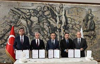 Şahinbey Belediyesi, 162 öğrenciyi daha Umre’ye...