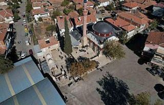 Sandal Mahalle Camisi Cemar’ın travertenleriyle...