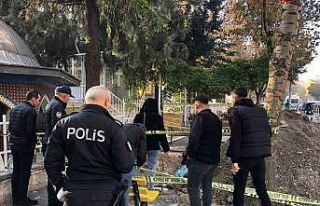 Şehrin göbeğinde belediye personeli kılığıyla...