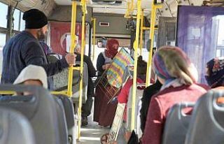 Seyhan’da semt pazarlarına ücretsiz servis hizmeti