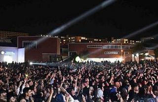 Sinan Akçıl konseri büyük ilgi gördü