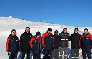 Sinop’ta araçları kara saplanıp mahsur kalan...