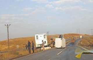 Şırnak’ta tır devrildi: 1 yaralı