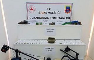 Sivas’ta jandarma operasyonu, 12 kişi gözaltına...