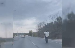 Tek teker üzerinde kilometrelerce ilerleyen sürücü...