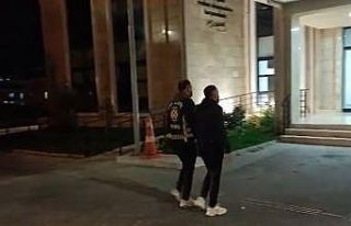 Ters yönden giderek ambulansa yol vermeyen sürücü...