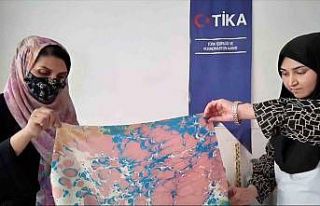 TİKA, Herat’ta kadınlara ebru sanatı eğitim...
