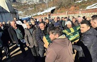 Tırın çarptığı gazeteci dualarla son yolculuğuna...