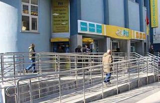 Trabzon’da PTT’den engellilere labirent gibi yol