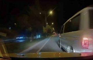 Trafikte kazaya neden olan makas anları kameraya...