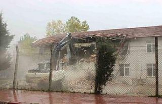 Türkeli’nin ilk lisesi olan 60 yıllık okulun...