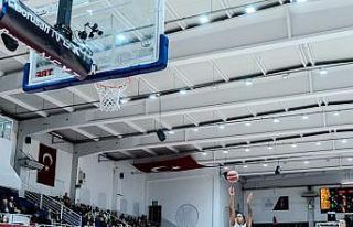 Türkiye Sigorta Basketbol Süper Ligi: Aliağa Petkimspor:...