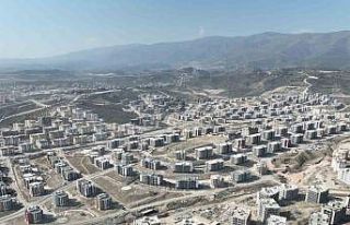 Türkiye’nin en büyük 2. şantiyesinde depremzede...