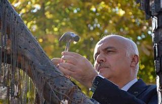 TUSAŞ şehitlerinin künyeleri Şehitler Anıt Ağacı’na...