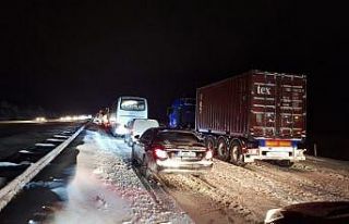 Ulaşıma kapanan D-100 karayolu 7 saat sonra açıldı