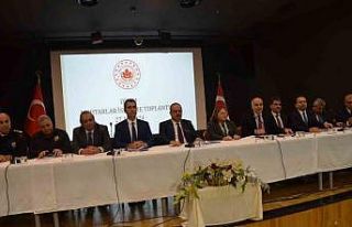 Vali Canbolat, Didim’deki muhtarlarla istişare...