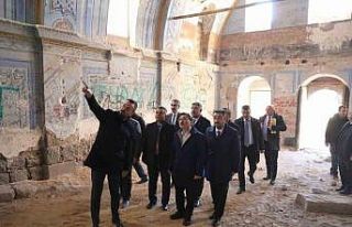 Vali Çiçek Tavlusun mahallesini ziyaret etti