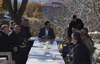 Vali Karakaya yolları yapılan köylerde incelemelerde...