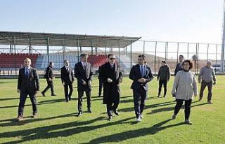 Vali Musa Işın, Yoncalı Spor Tesisleri’nde incelemelerde...