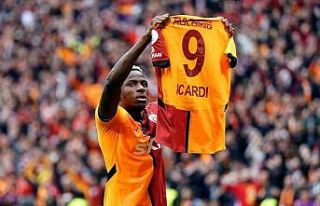 Victor Osimhen’den, Mauro Icardi’ye destek