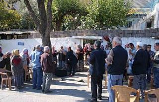 Yağmura hasret kalan Aydın’da mahalle sakinleri...