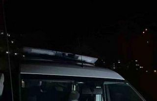 Yanan kablolardan yere alev parçaları düştü