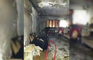 Yangın çıkan evde eşyalar küle döndü