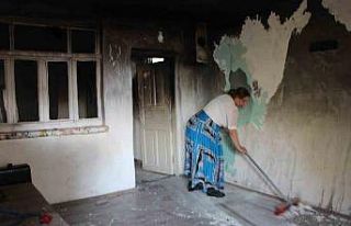 Yangında bütün eşyaları yanan 3 çocuk annesi...